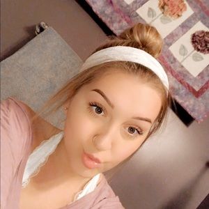 Meet your Posher, Leah